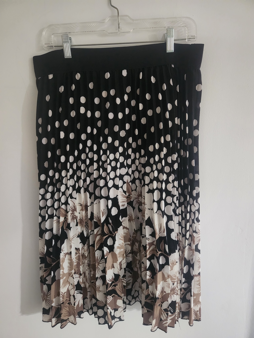 Metro Wear Black Polka Dot Pleated Midi Skirt with Beige Floral Border